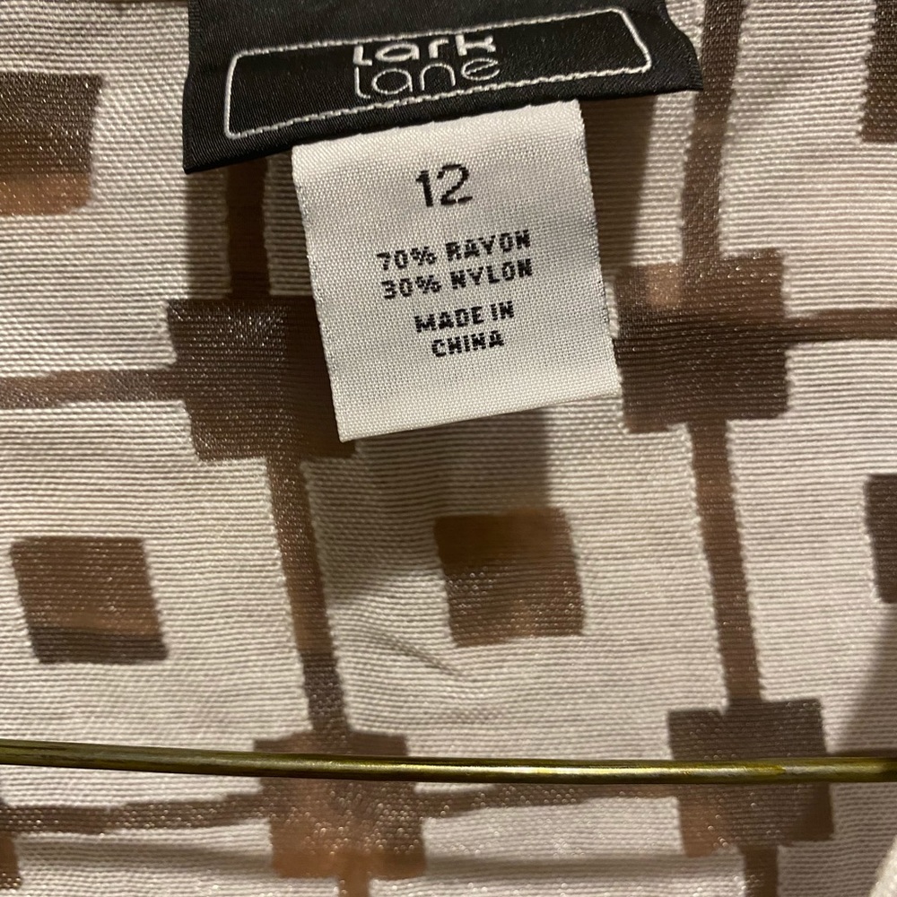 Lark Lane Sheer Drawstring Top - Picture 4 of 4